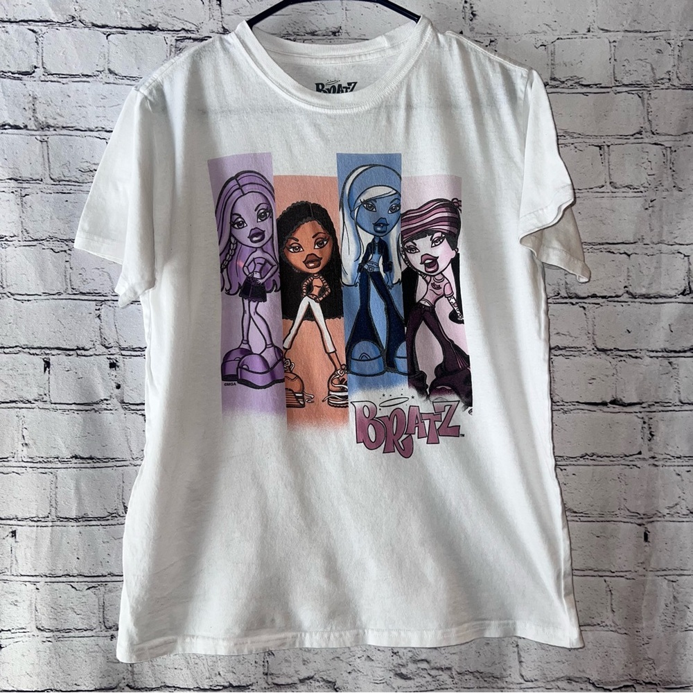 Bratz T-Shirt White Crew Neck Short Sleeve Graphic Tee Womenswear